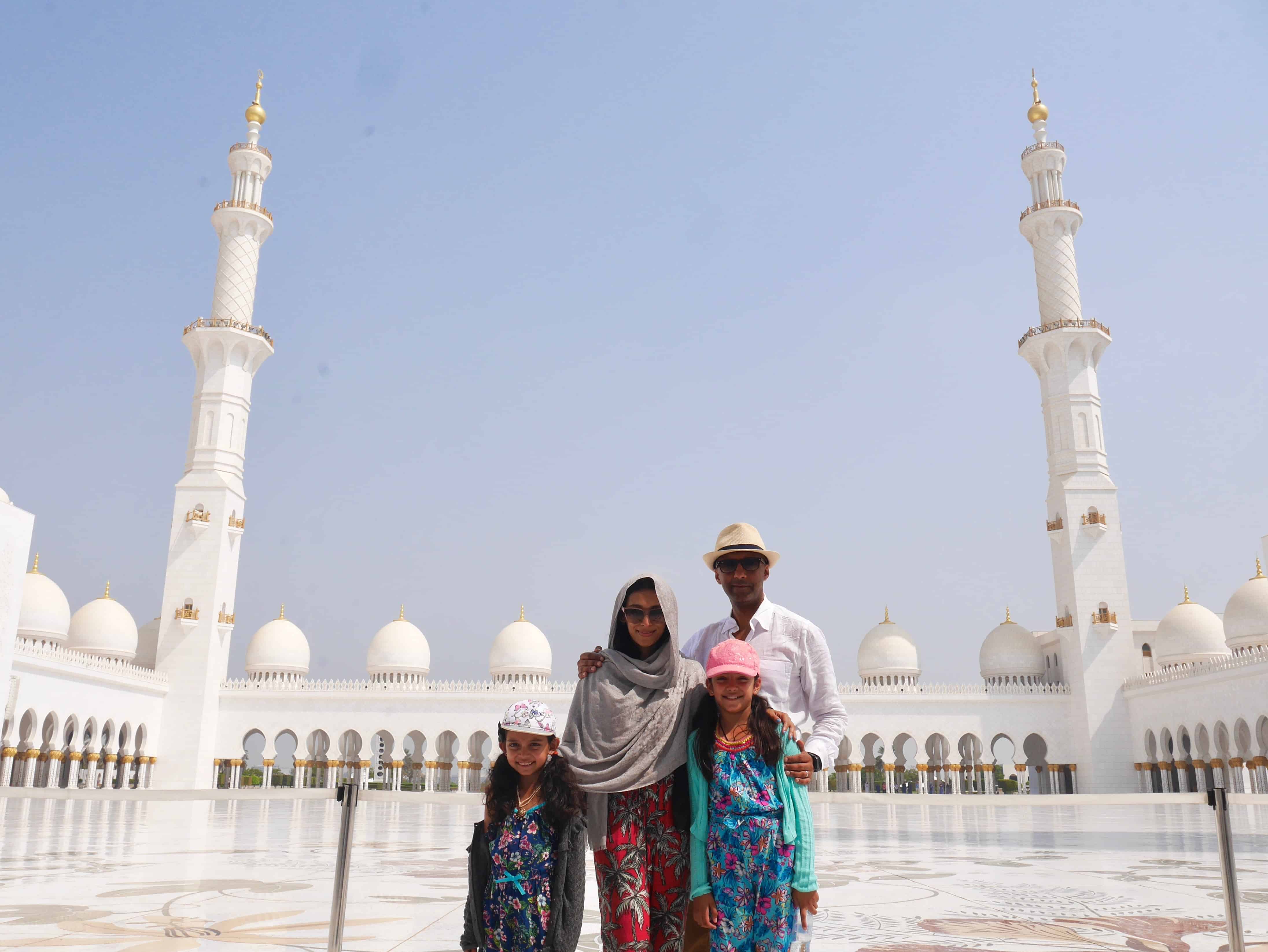 Abu Dhabi Tour with Temple Visit